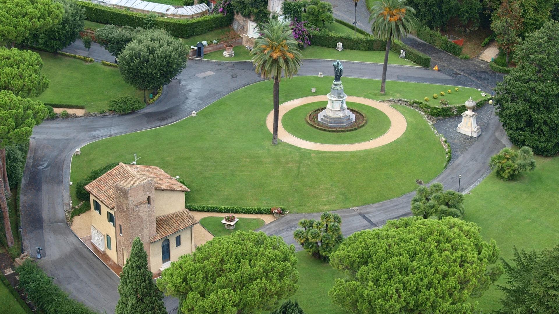 Vatican Gardens VIP Guided Tour