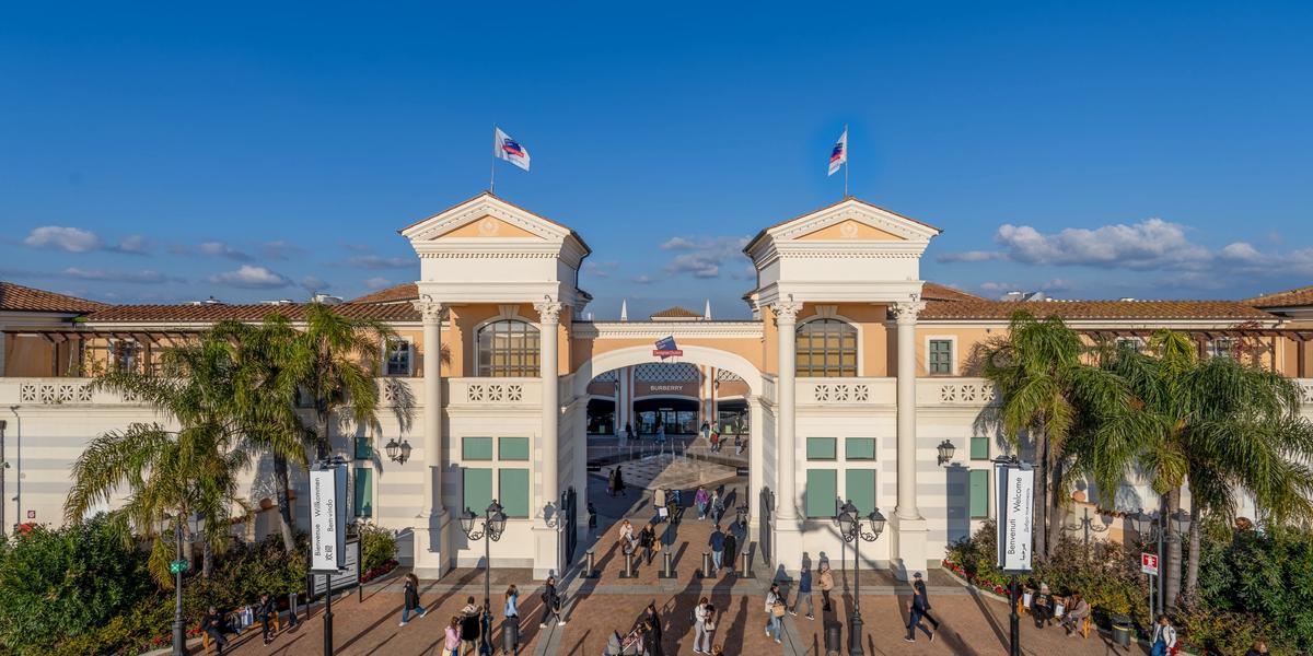 Rome: VIP Shopping Experience at Castel Romano Designer Outlet with Private Car