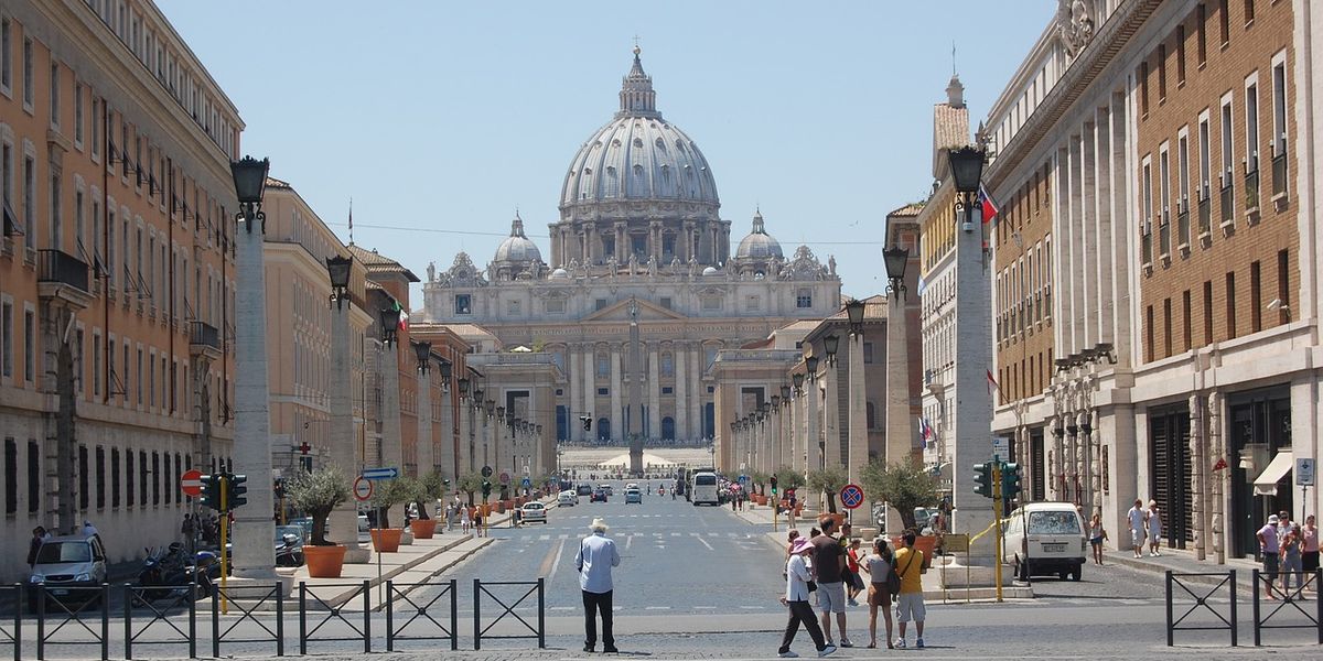 St.Peter's Basilica & Dome & Papal Tomb with Private Guide