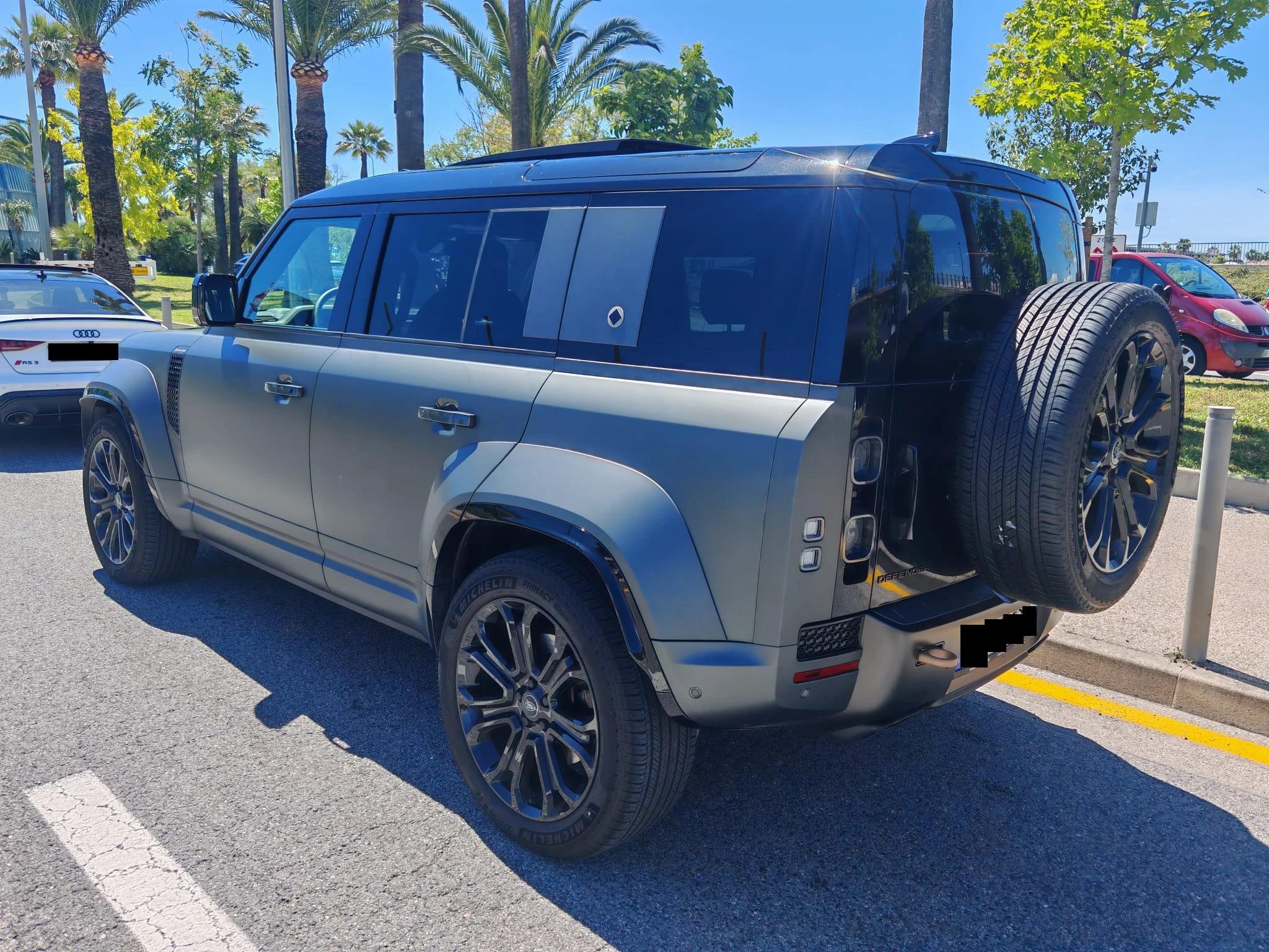 Land Rover Defender Bodykit (2/3)