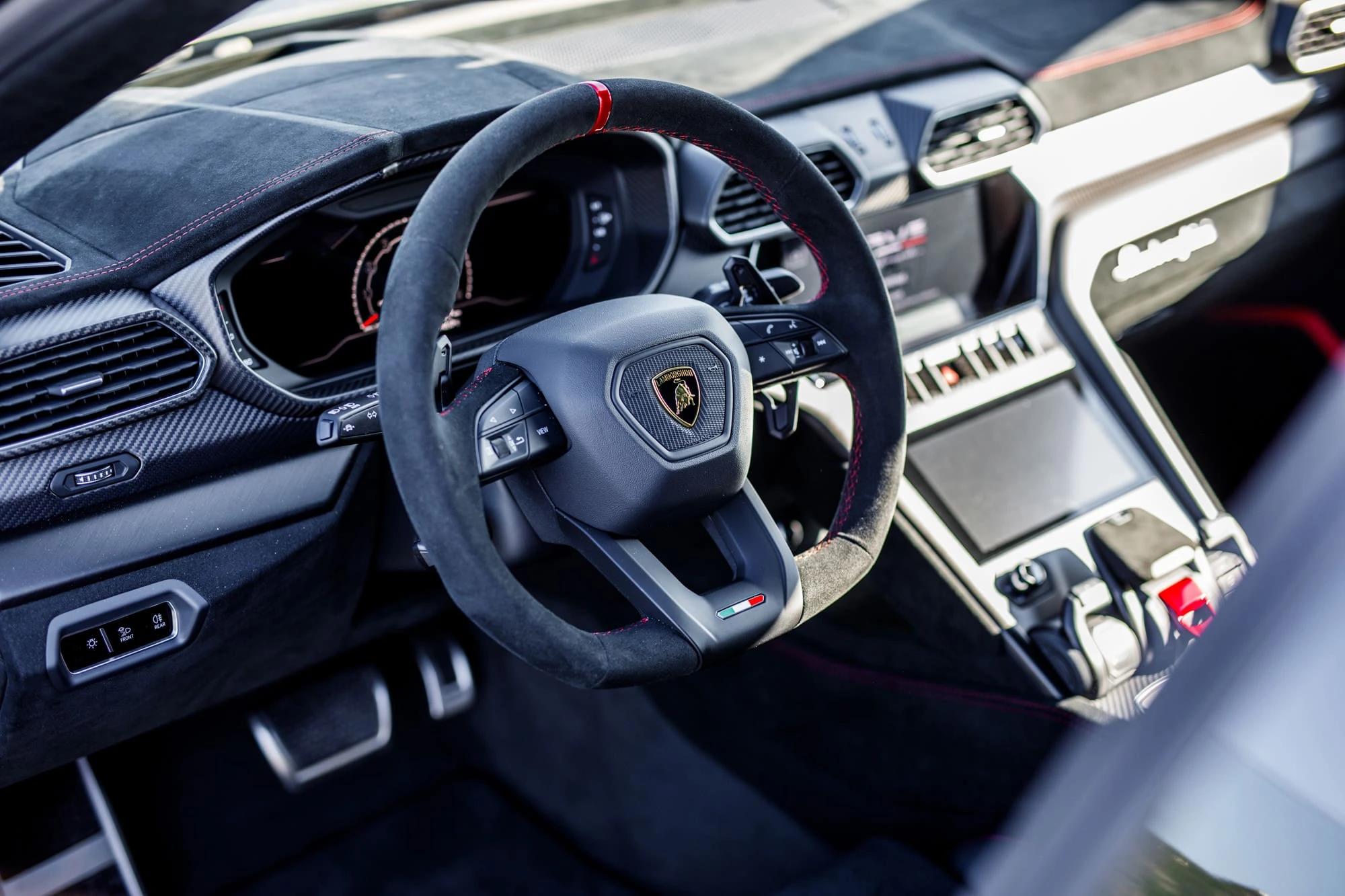 Lamborghini Urus Performante (6/10)