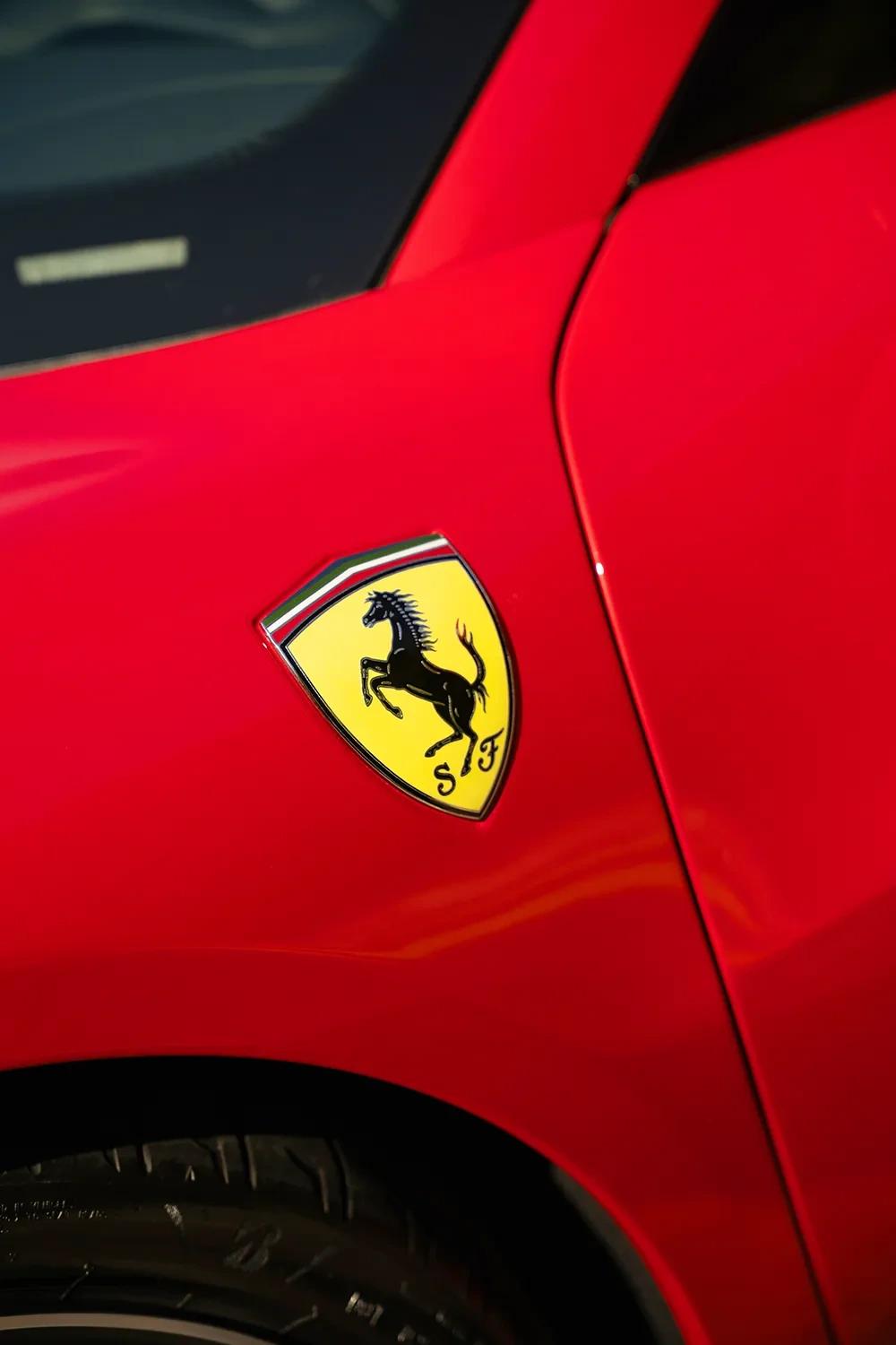 Ferrari 296 GTS (3/9)