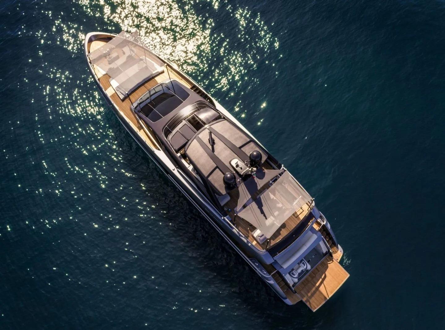M/Y BASILIC (2/4)