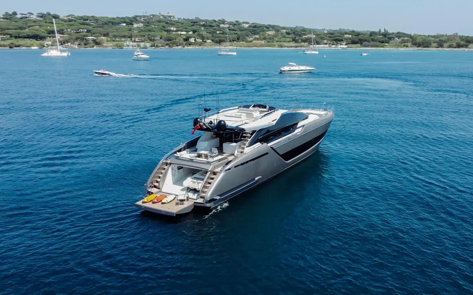 M/Y KAR (3/4)