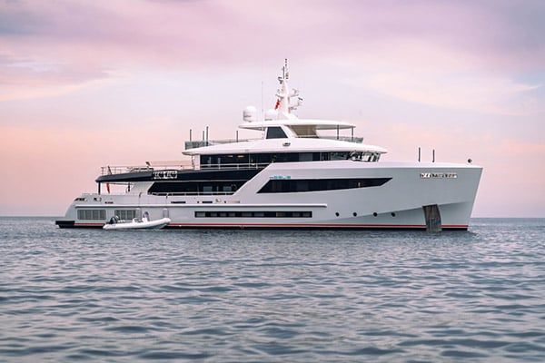 Bering 145 · M/Y HEEUS