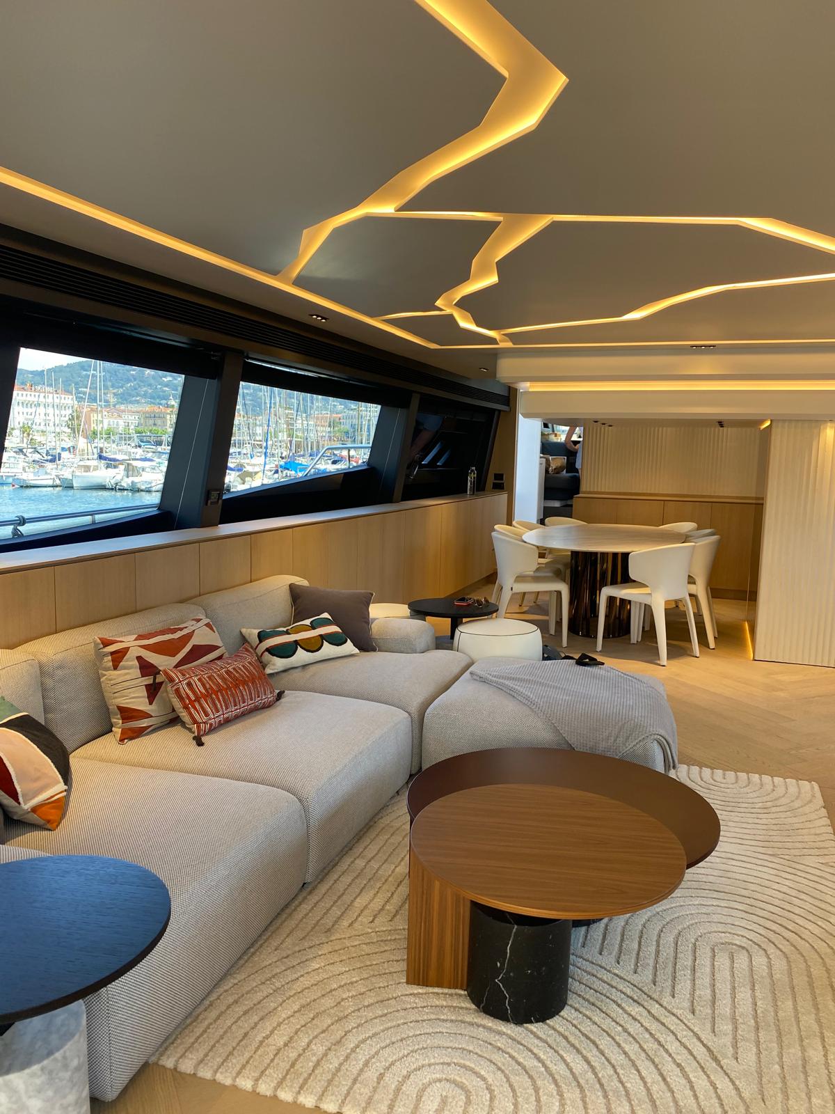 M/Y MAXI BEER (4/4)