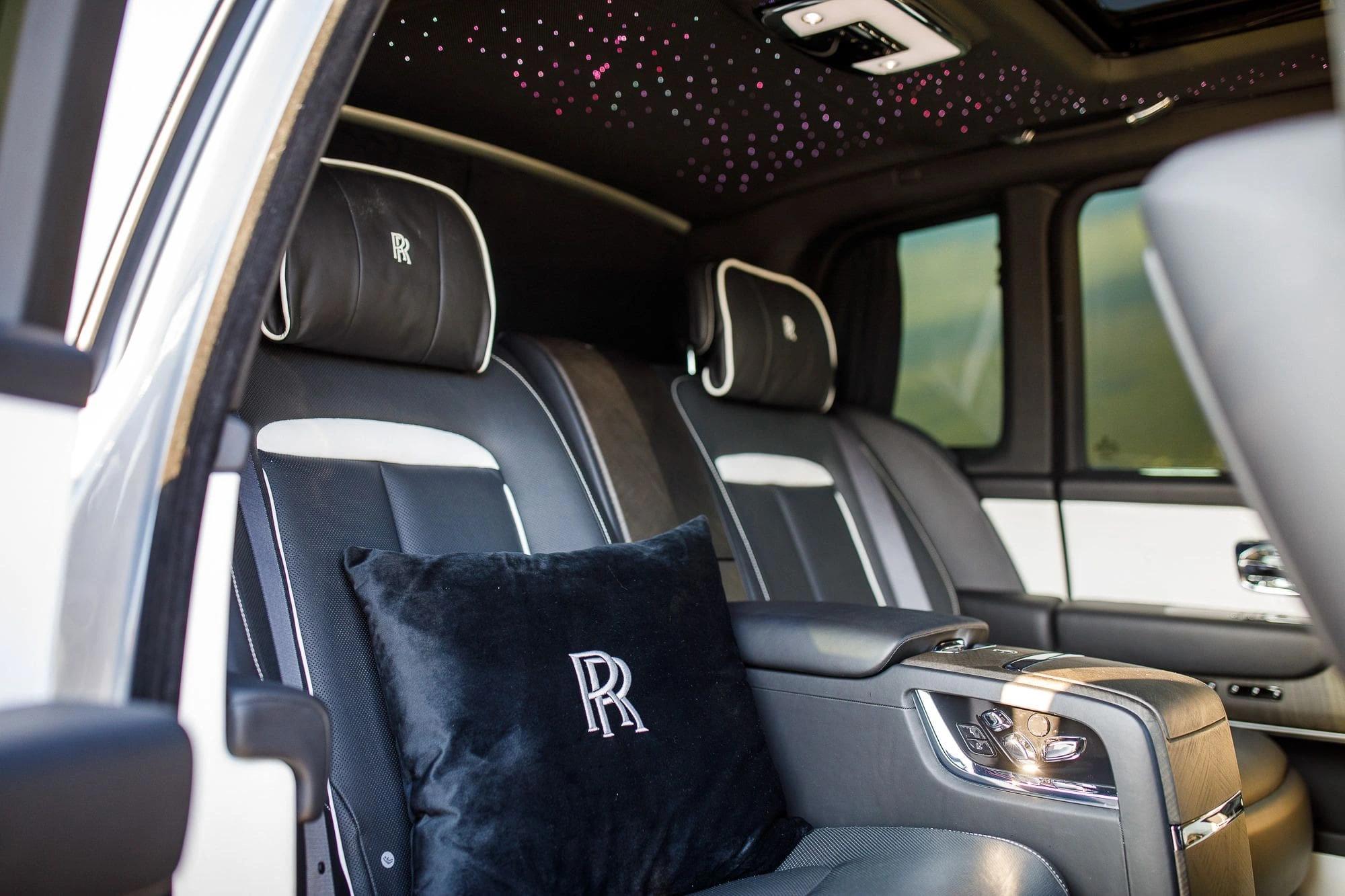 Rolls Royce Cullinan (6/12)