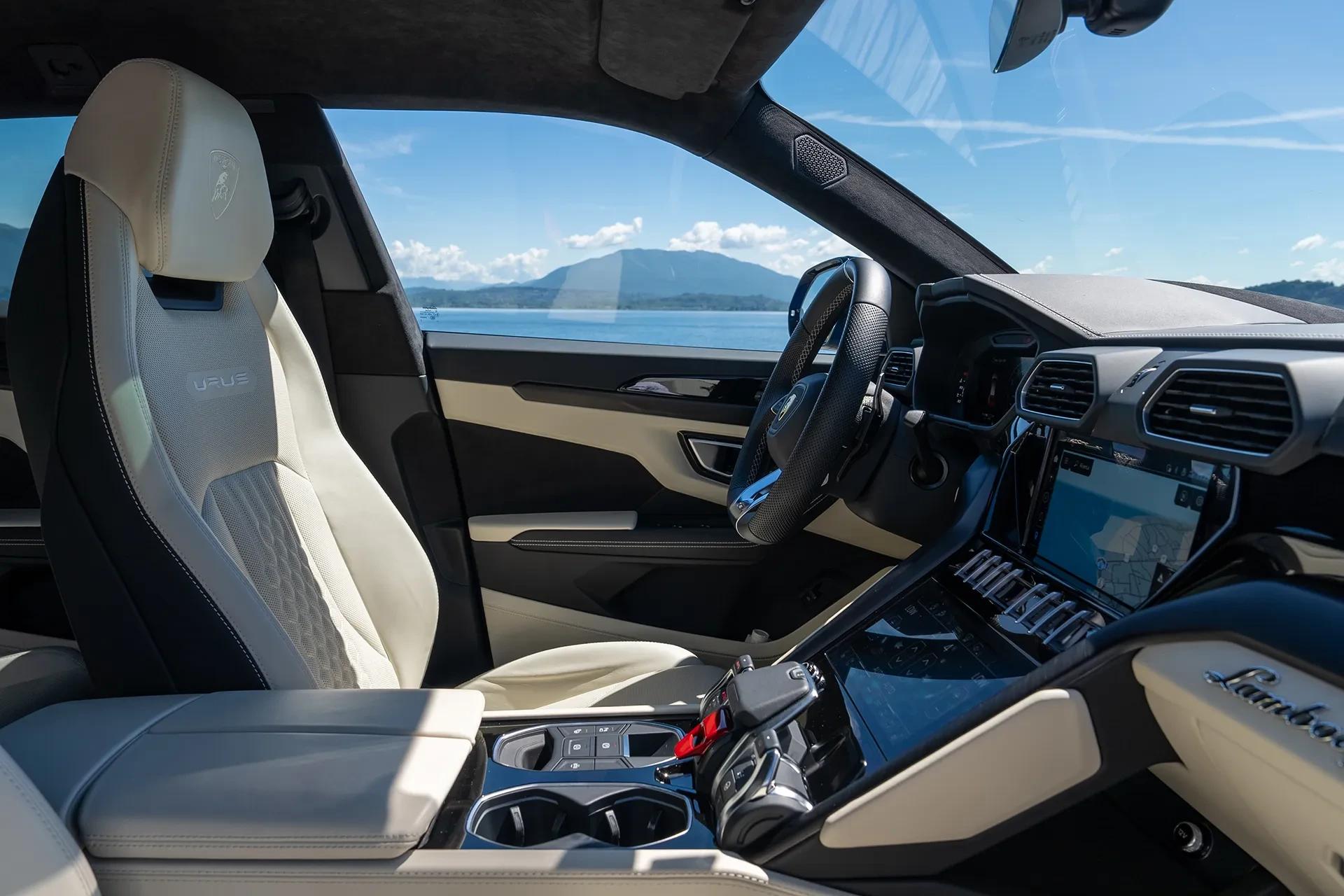 Lamborghini Urus S (15/16)