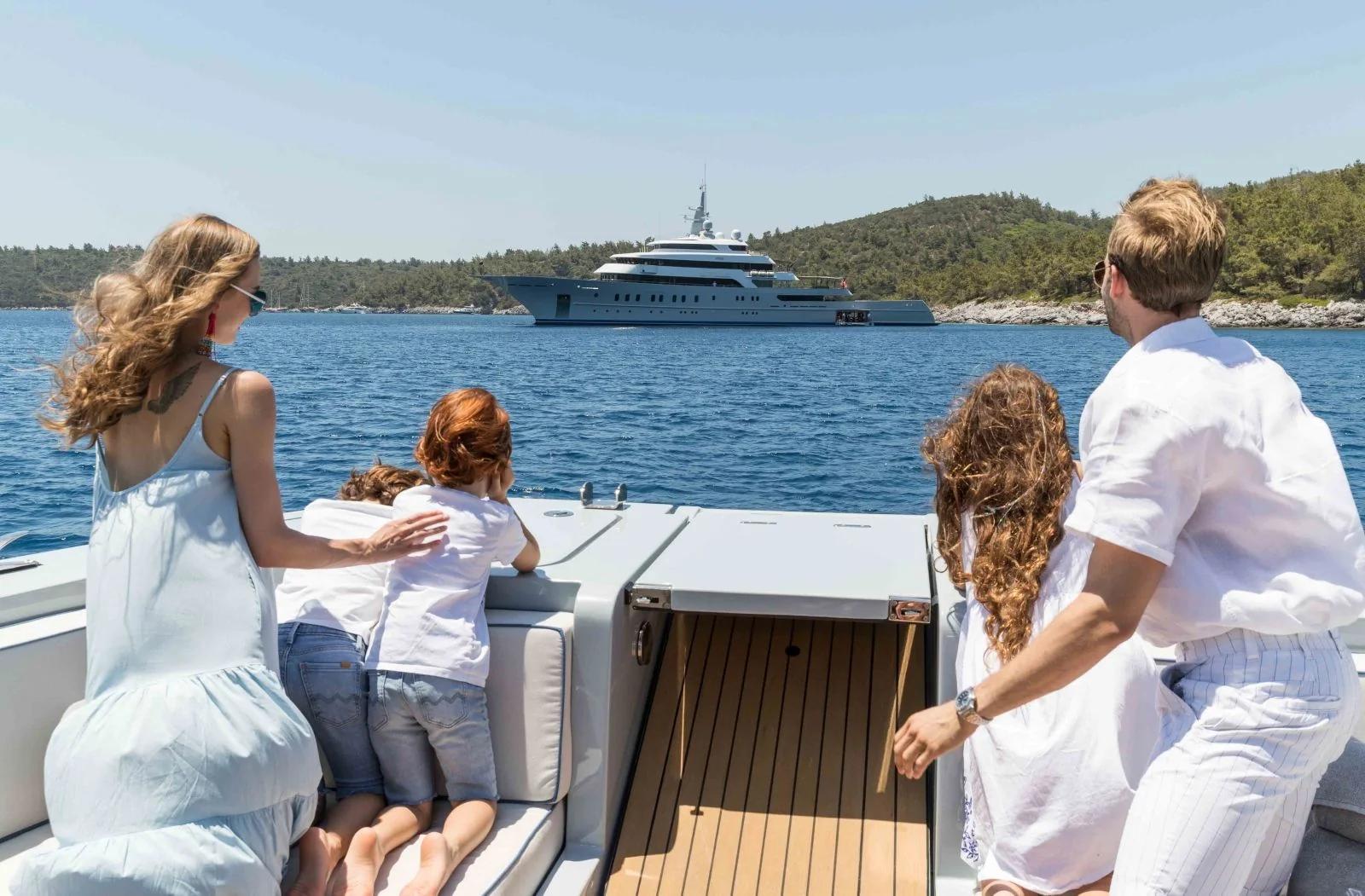M/Y VICTORIOUS (4/4)