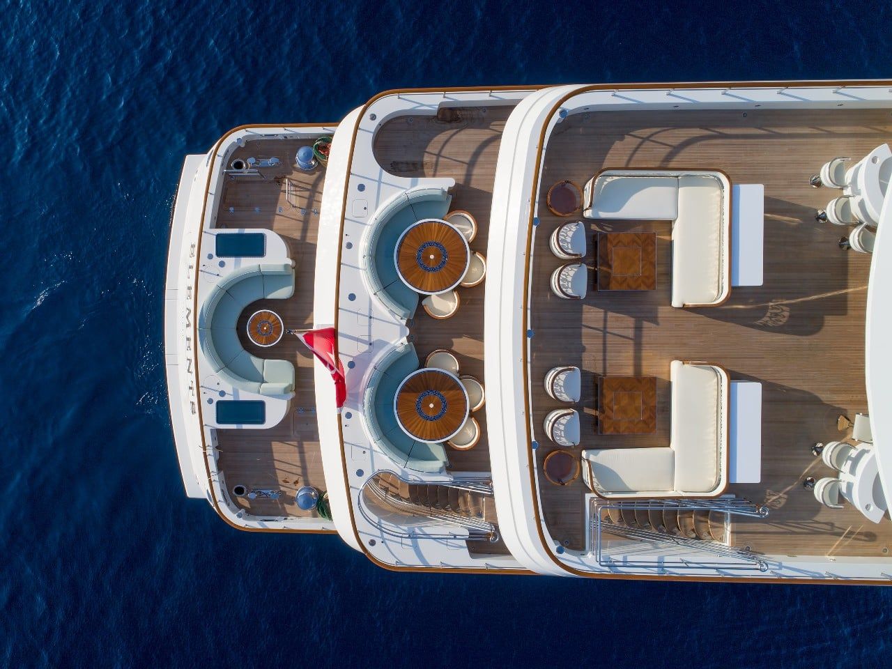 M/Y ELEMENTS (4/4)