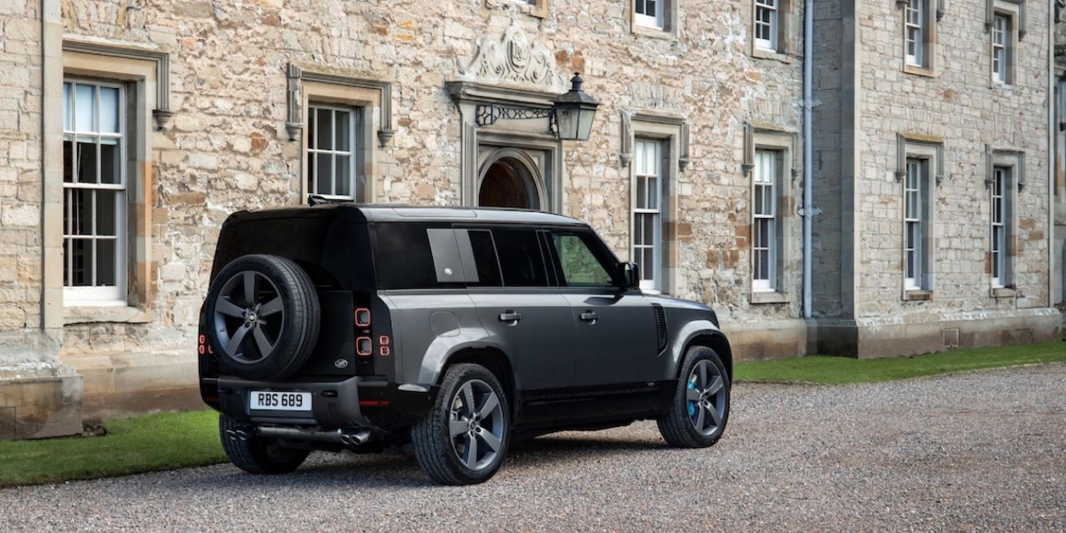 Range Rover Defender D130 (3/4)