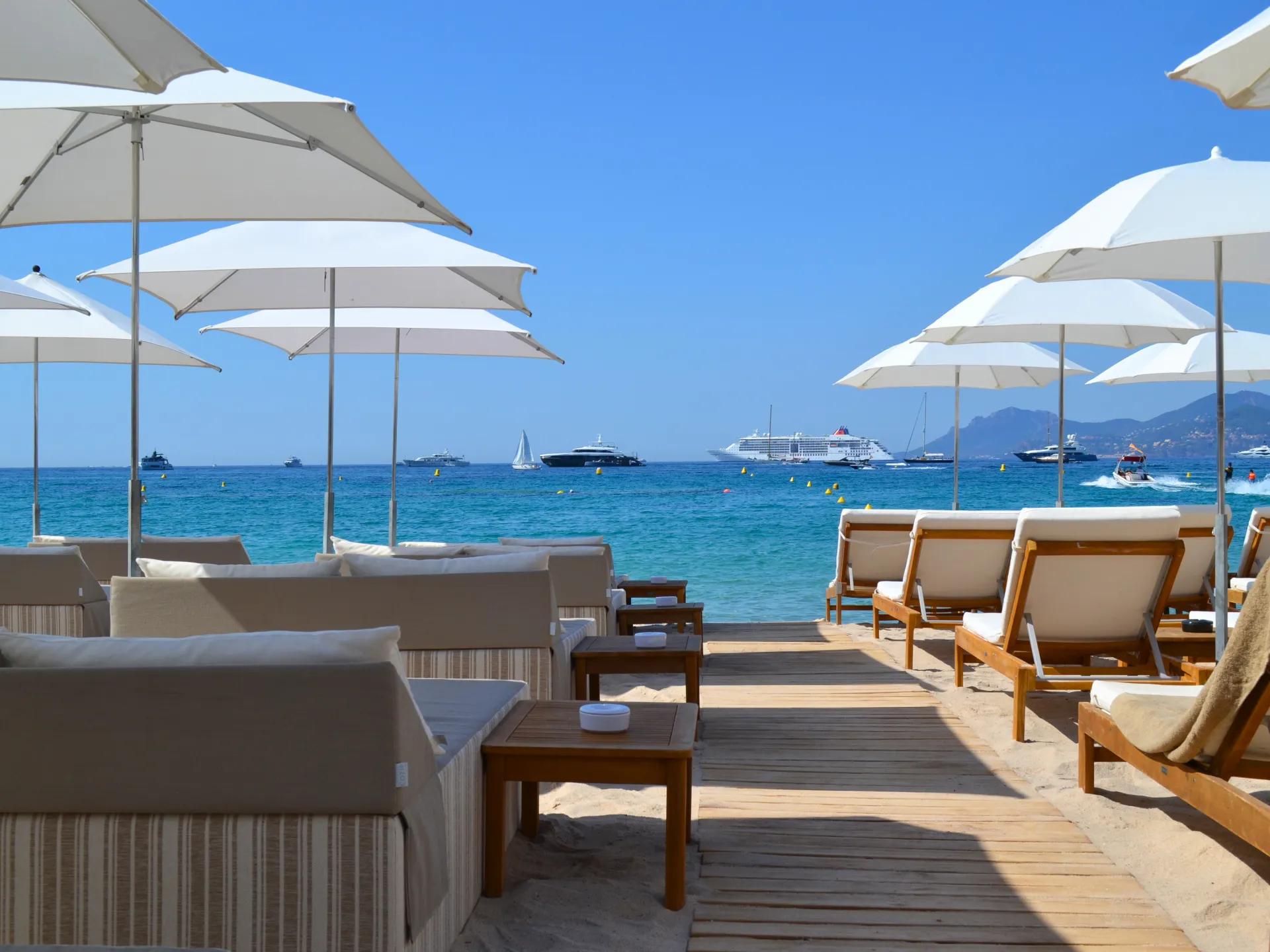 Réservations restaurants, hôtels et plages · Côte d'Azur