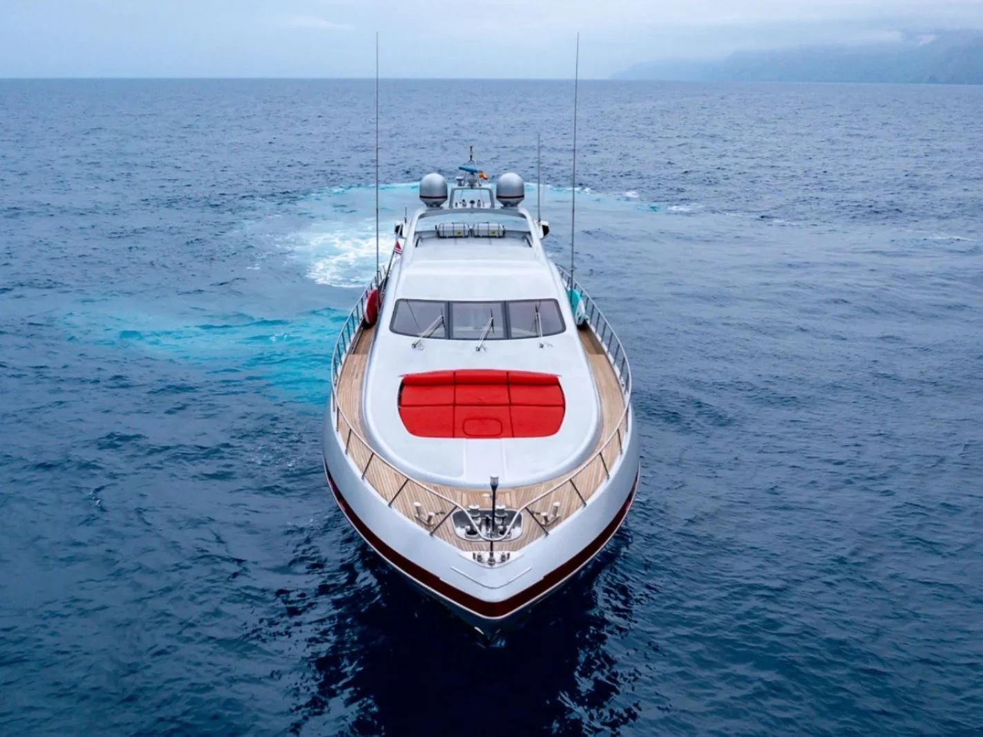 M/Y LA DIGUE (2/4)
