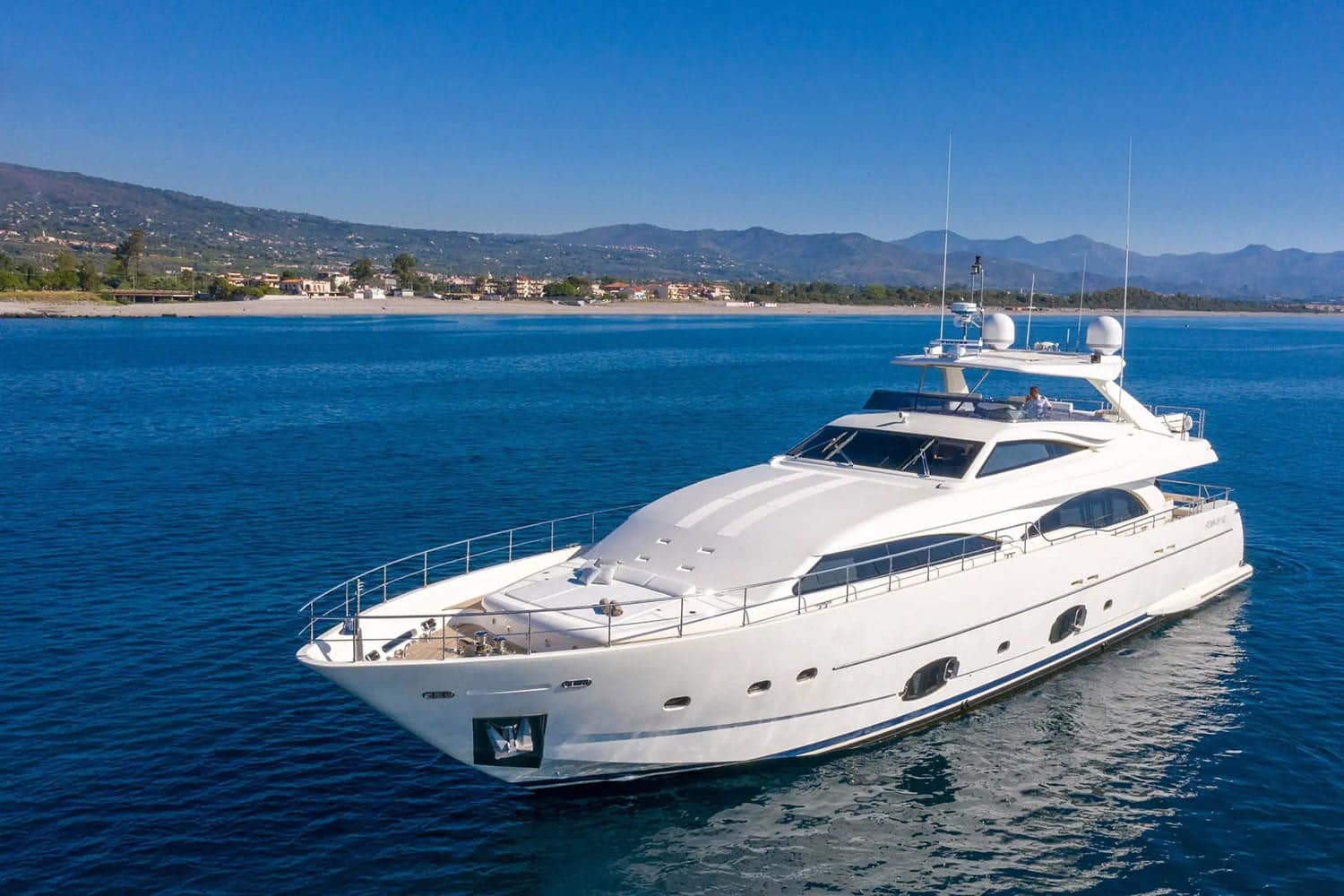 M/Y ETHNA (2/4)