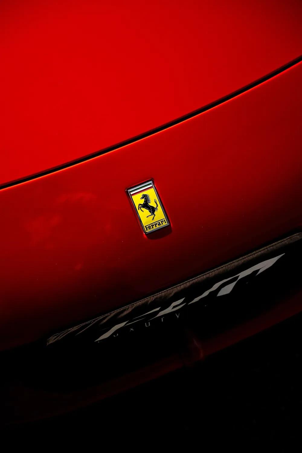 Ferrari 296 GTS (2/9)