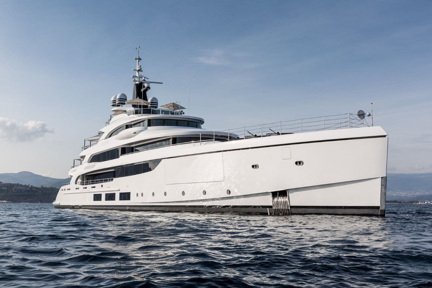 M/Y TRIUMPH (3/4)