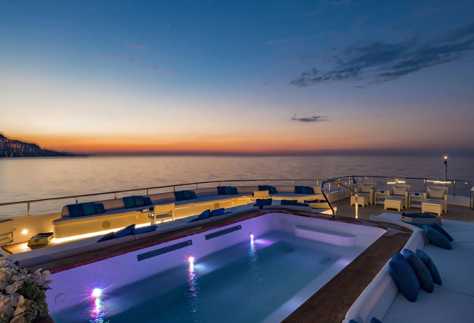 M/Y SERENITY (4/4)