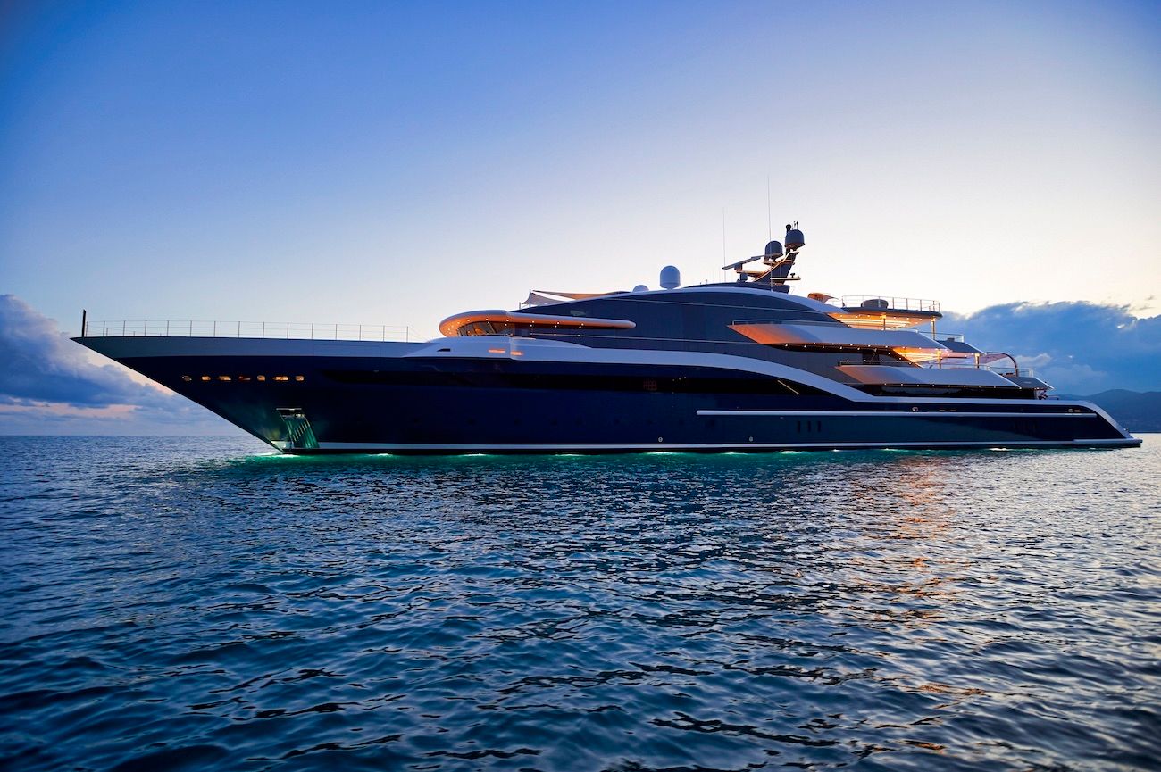 M/Y DAR (2/4)