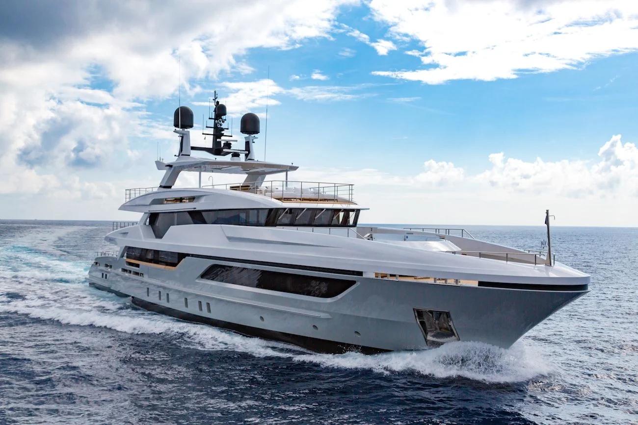 M/Y SILVER FOX (2/4)
