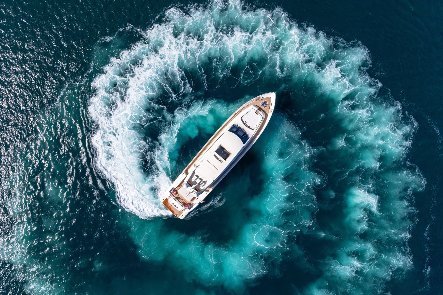 M/Y ECLAT (4/4)