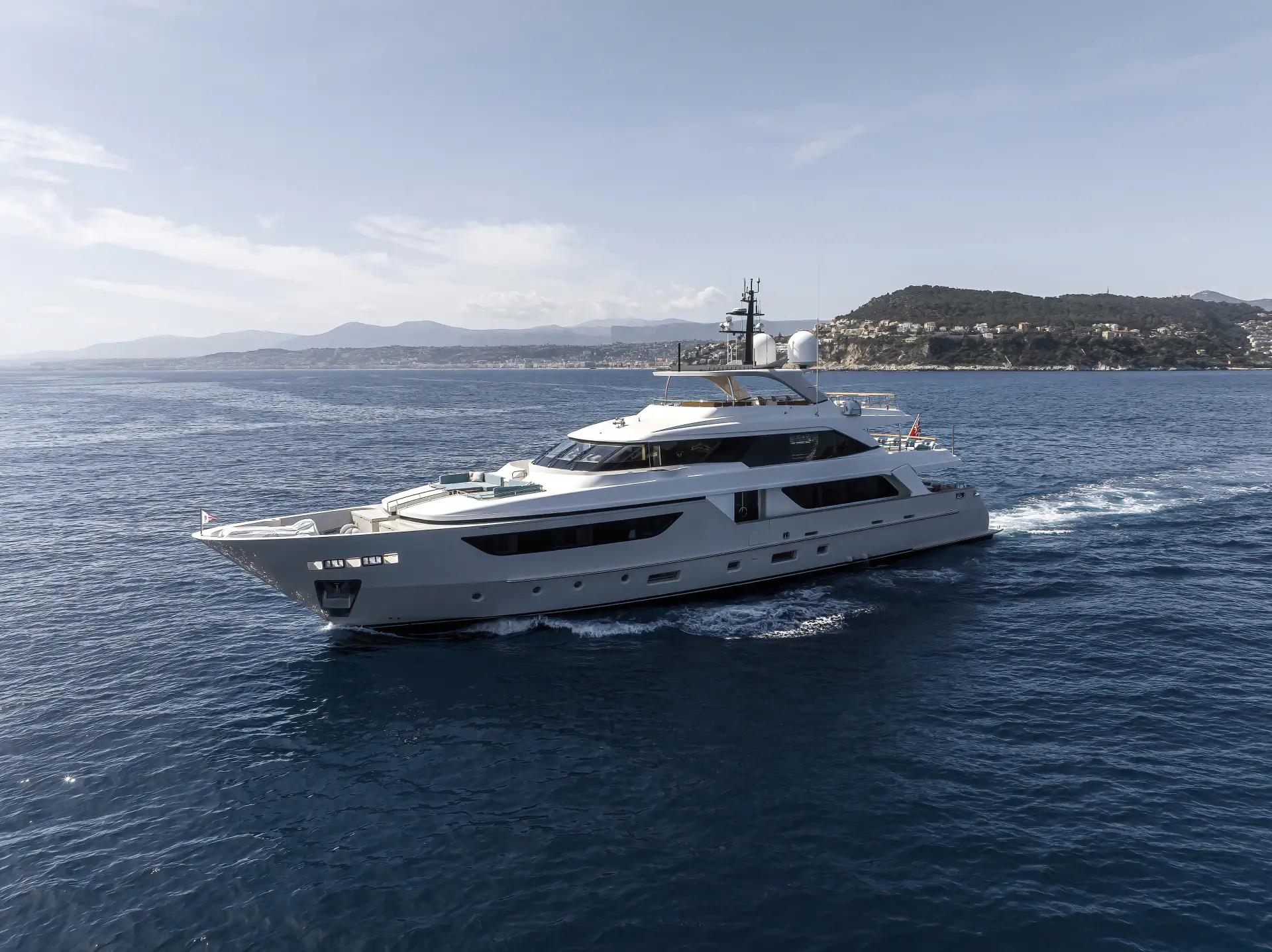 M/Y PREMURA (3/4)