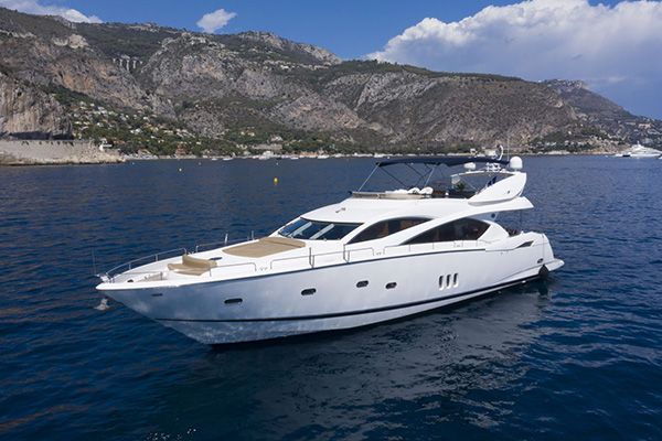 Sunseeker 82 · LADY YOUSRA