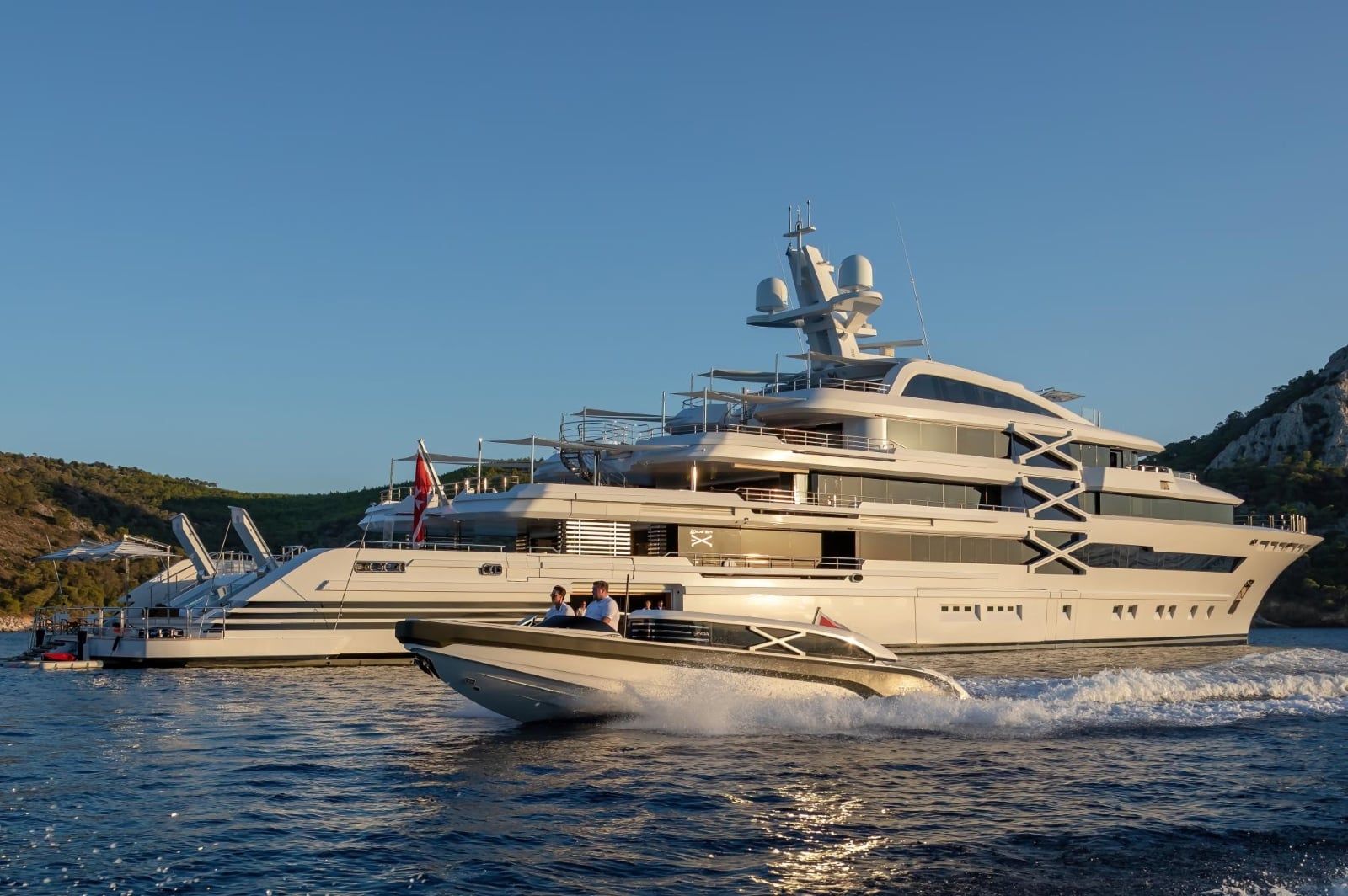 M/Y PROJECT X (2/4)