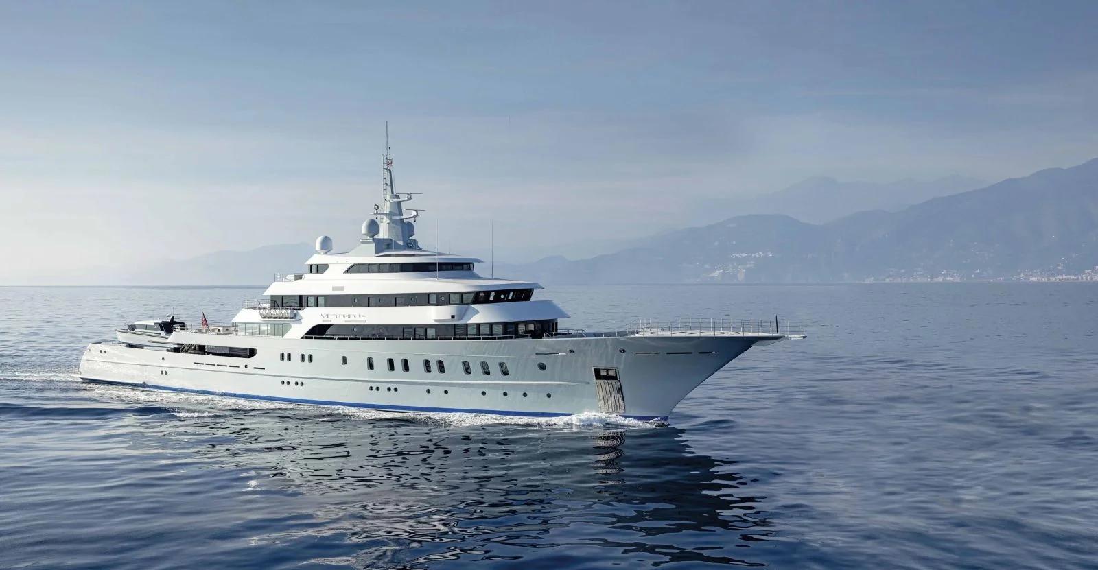 M/Y VICTORIOUS (1/4)