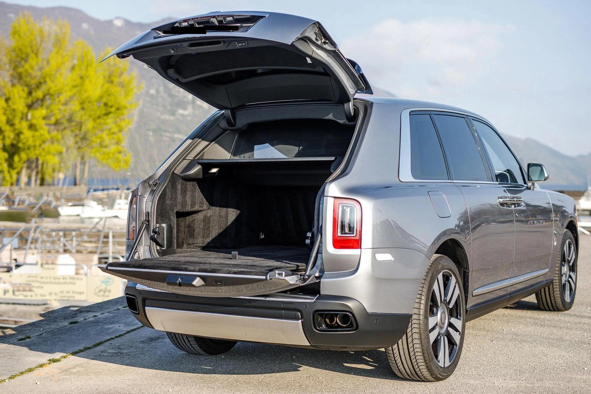 Rolls Royce Cullinan (3/12)