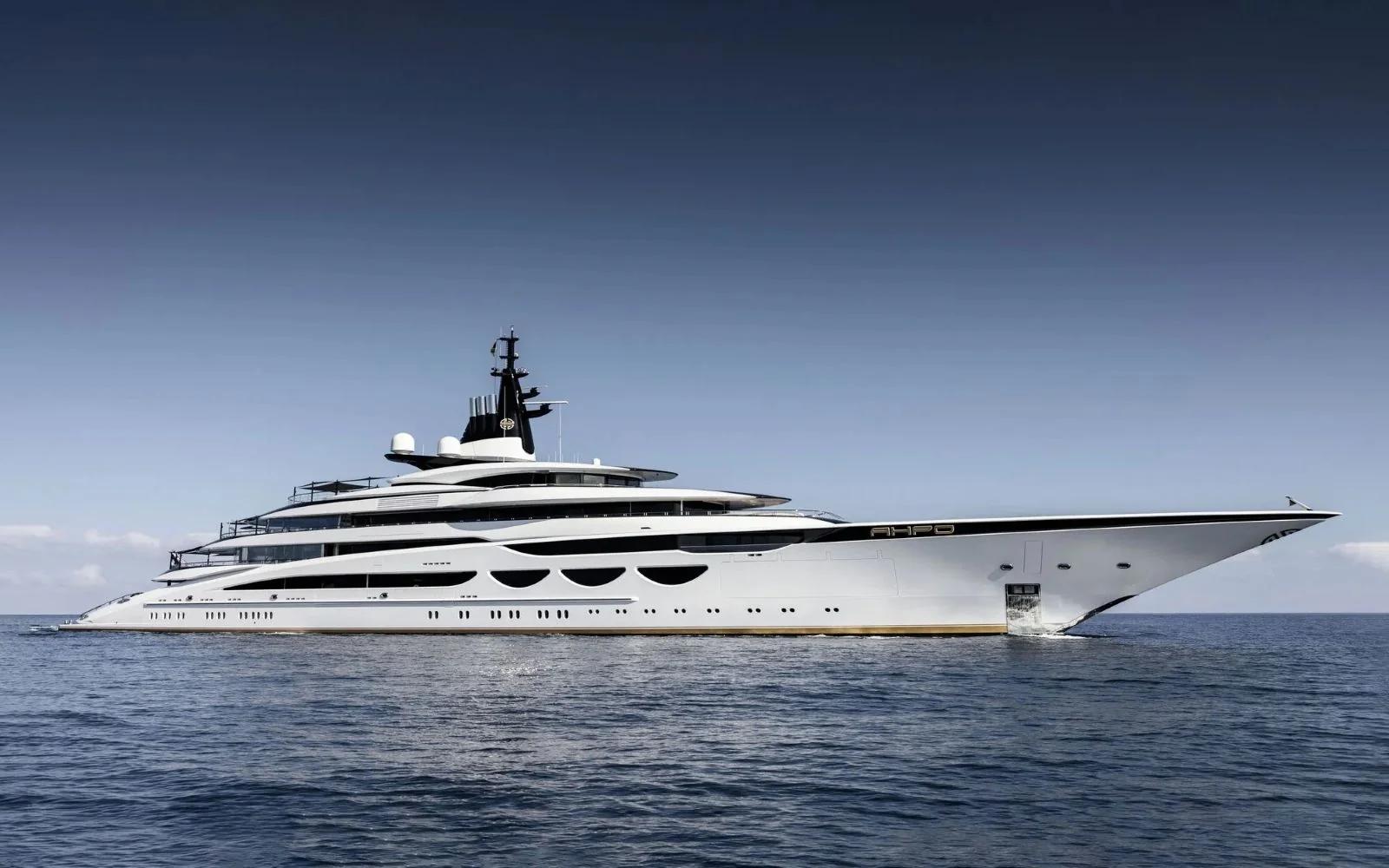 M/Y AHPO (1/4)