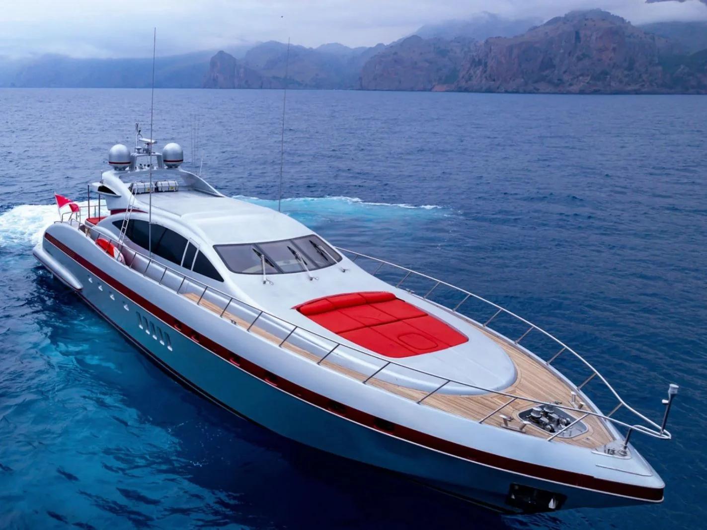 M/Y LA DIGUE (3/4)