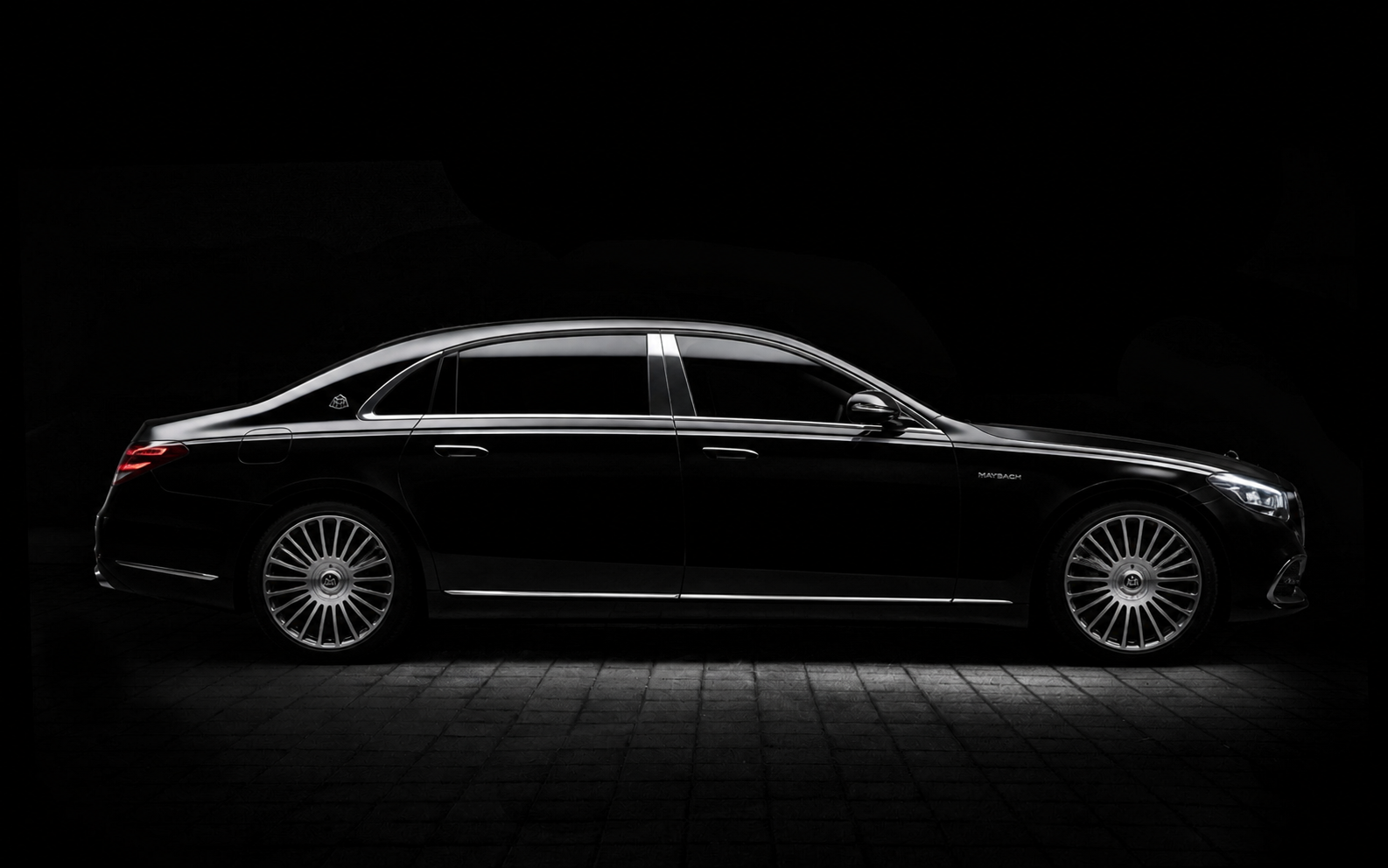 Private chauffeur on the French Riviera · Mercedes, Saint-Tropez to Monaco