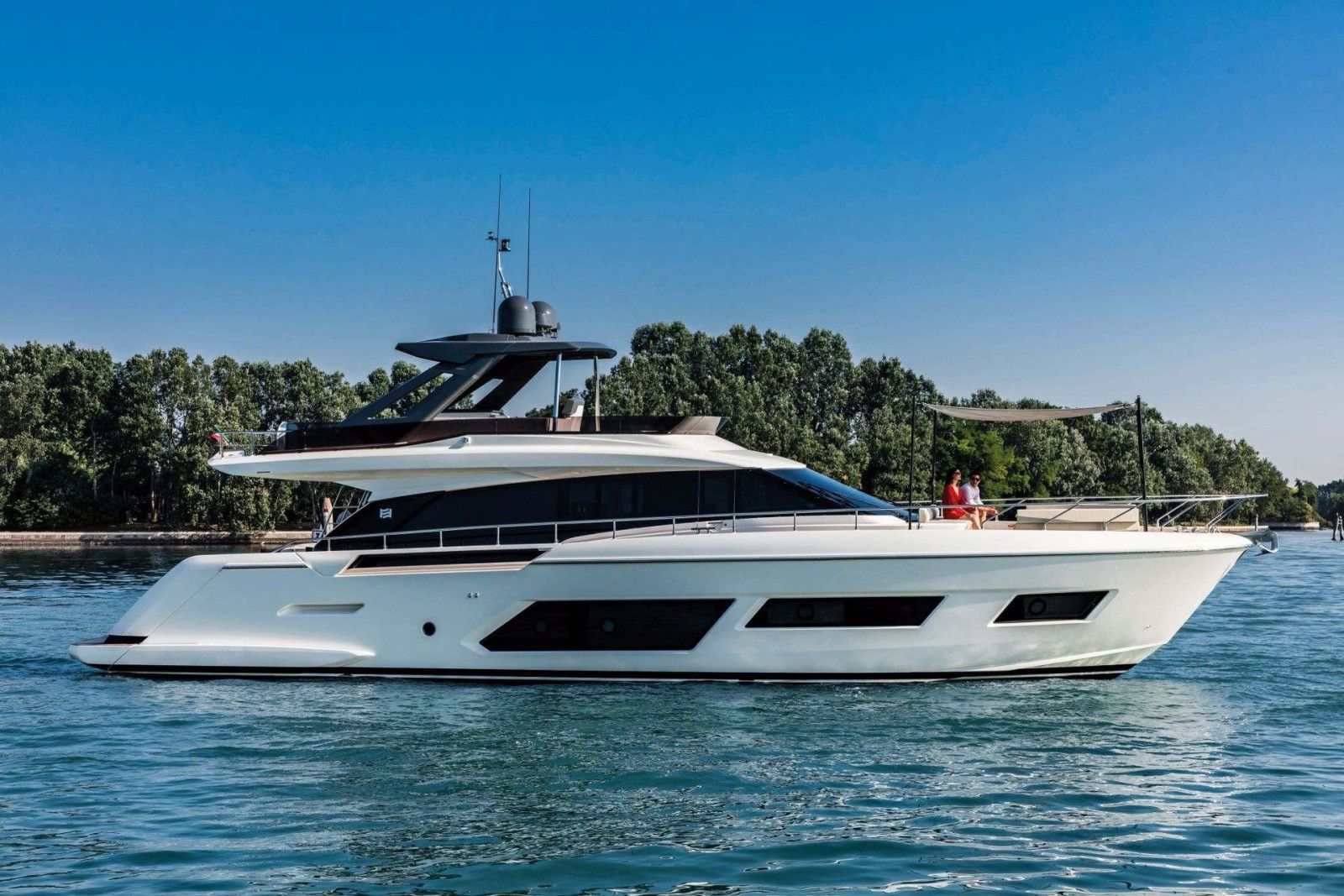 M/Y CARE ONE (1/4)
