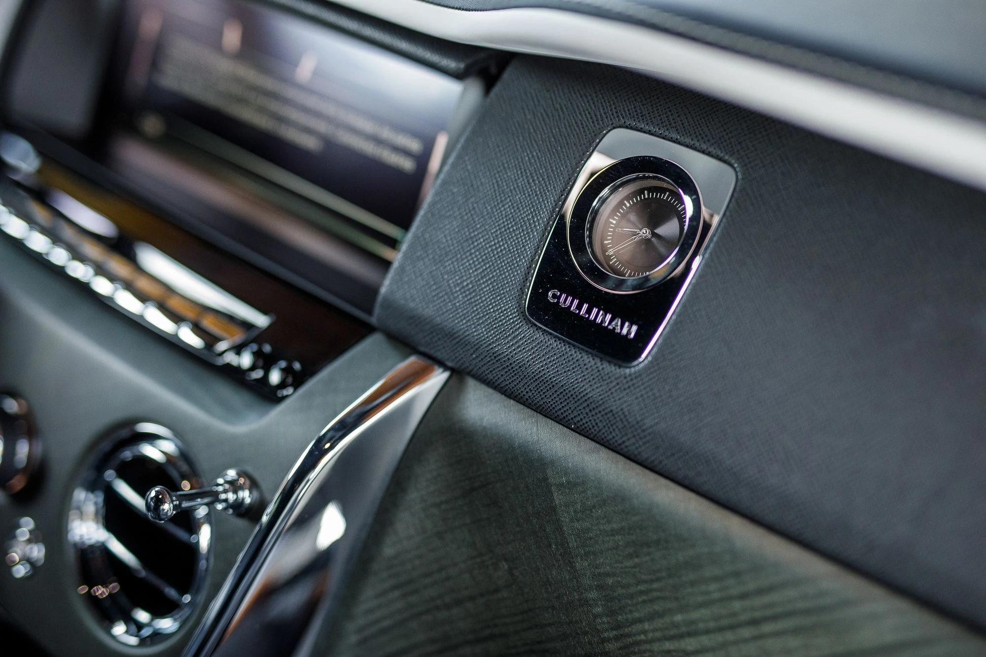 Rolls Royce Cullinan (8/12)