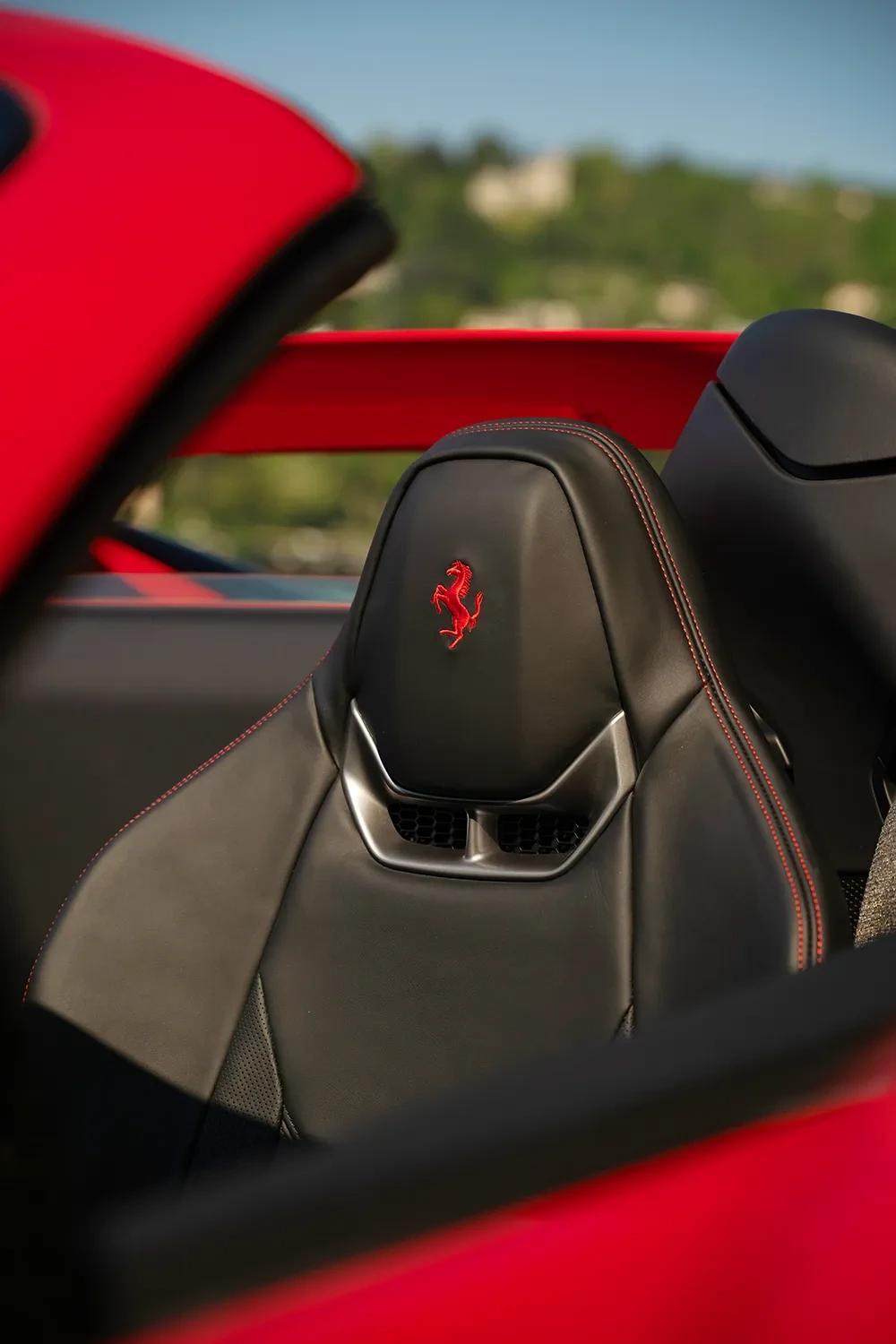 Ferrari 296 GTS (4/9)