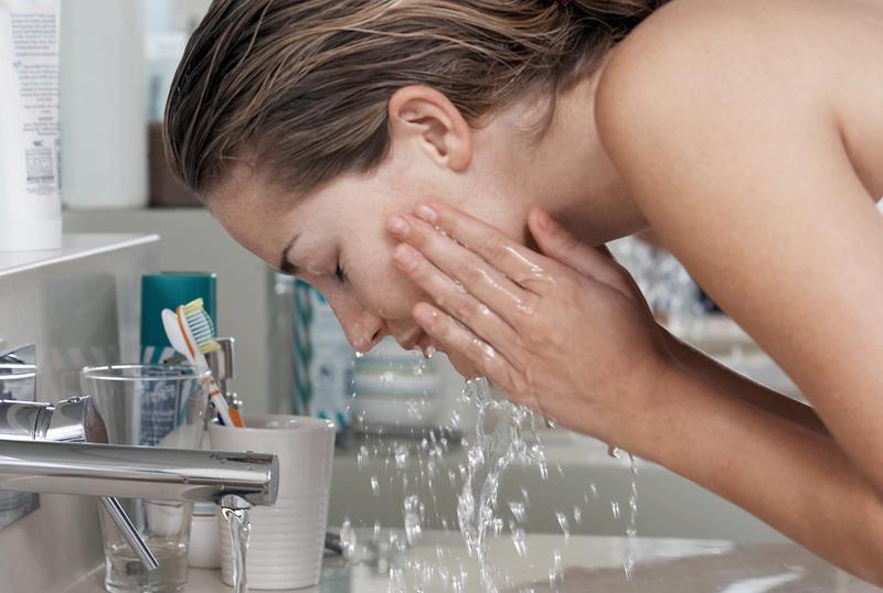 5 Signs You Need to Change Your Cleanser