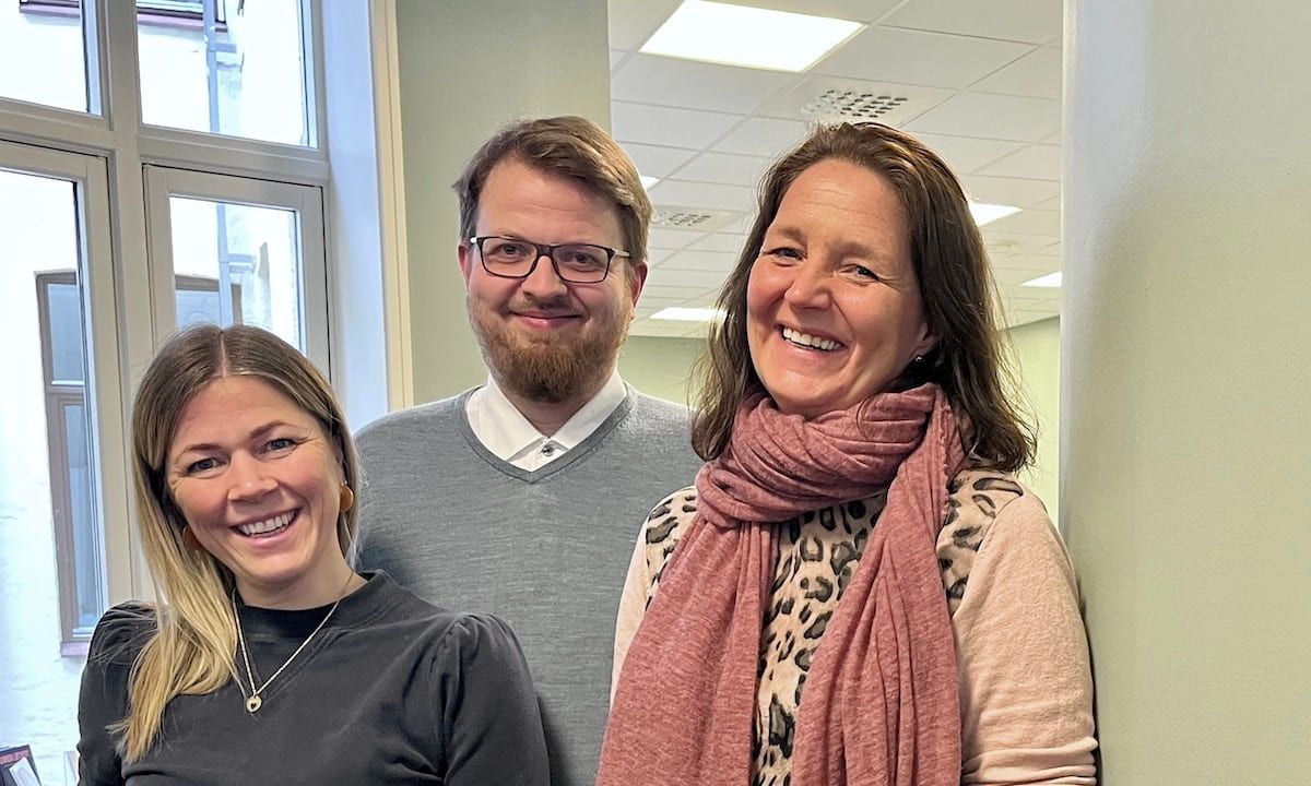 Chef för insamling och marknad i Mental Helse Ungdom, Line Toft, kommunikationschef i Mental Helse Ungdom, Adrian Lorentsson, och ansvarig för tilldelningar i Kavlifondet, Guro Hjetland Sundsby.