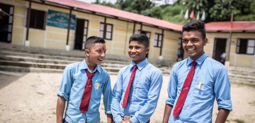 Elevene Kabindev, Suraj og Hero (alle 15 år) er engasjert i skoledemokratiet ved skolen sin i Dolakha.