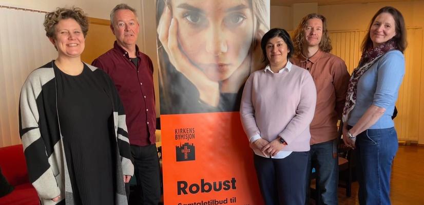 Representanter fra Kavlifondet, Kirkens Bymisjon og Ferd Sosiale Entreprenører i et gruppebilde.