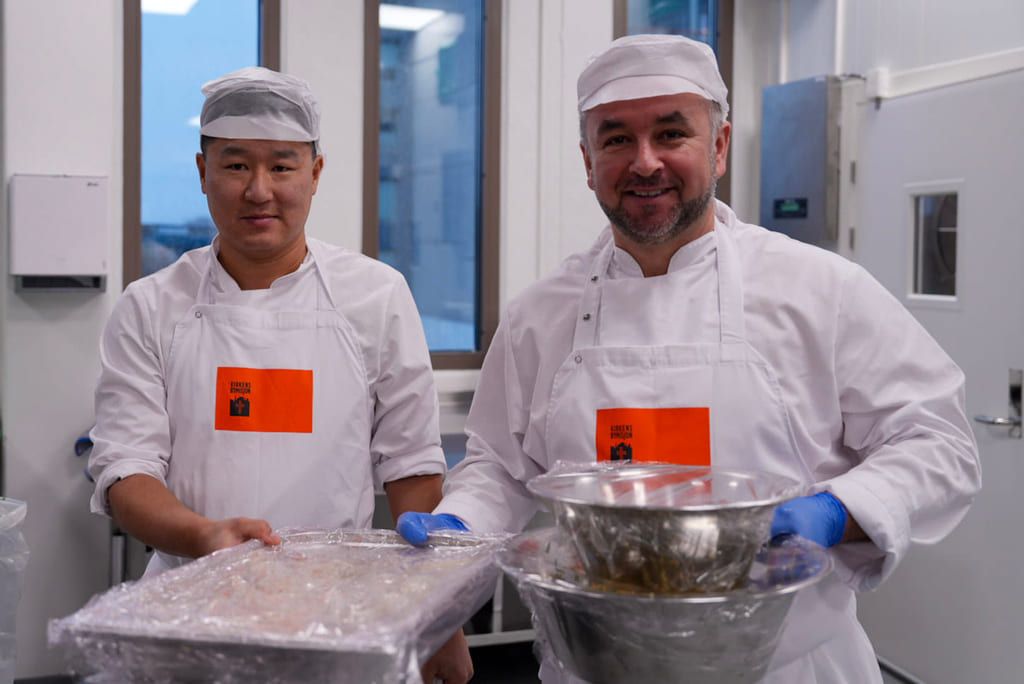 Chefs working in the Sandnes kitchen.