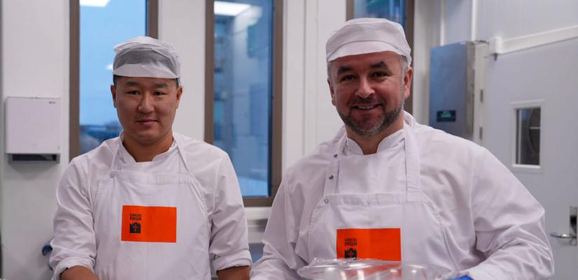 Kockar i aktion i köket i Sandnes.