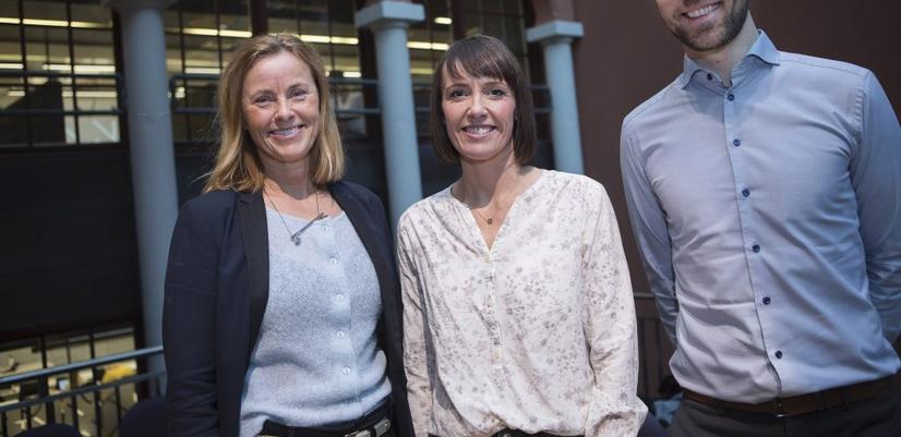 Inger Elise Iversen, daglig leder i Kavlifondet, sammen med programansvarlig Jan-Ole Hesselberg og seniorrådgiver Ida Svege for Kavlifondets helseforskningsprogram.