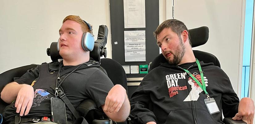 Nicholas og Harry, to deltakere i Music Spark.