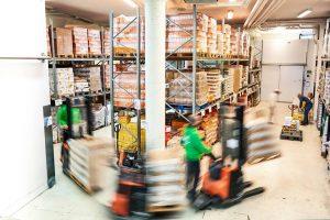 Full fart på lageret til Matsentralen