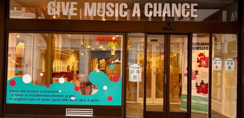 Outside Give Music a Chance in central Bergen.