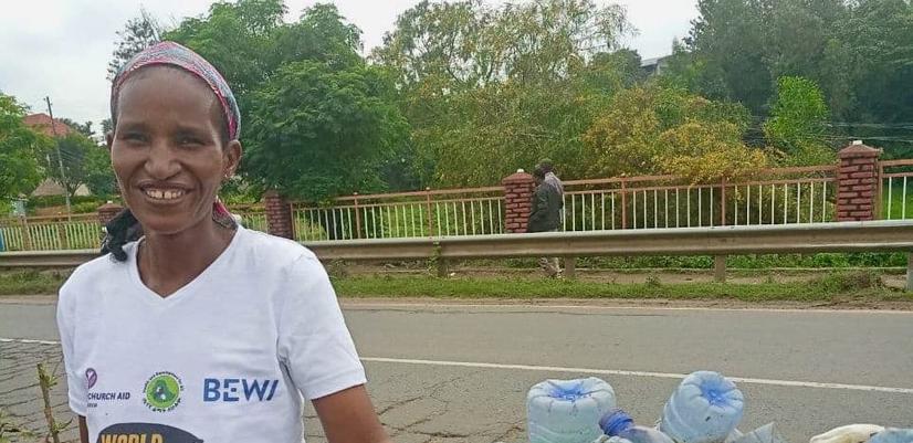 Zenebech Odiro på jobb for Waste for Value-prosjektet i Shashemene. Hun har samlet inn store mengder plastflasker.