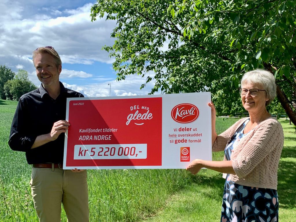 Kavlifondens Rune Mørland och Generalsekreterare i Adra Norge, Birgit Philips. 