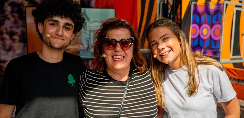 Else Kåss Furuseth (i midten) sammen med to ungdommer fra Jungeltelegraf1.