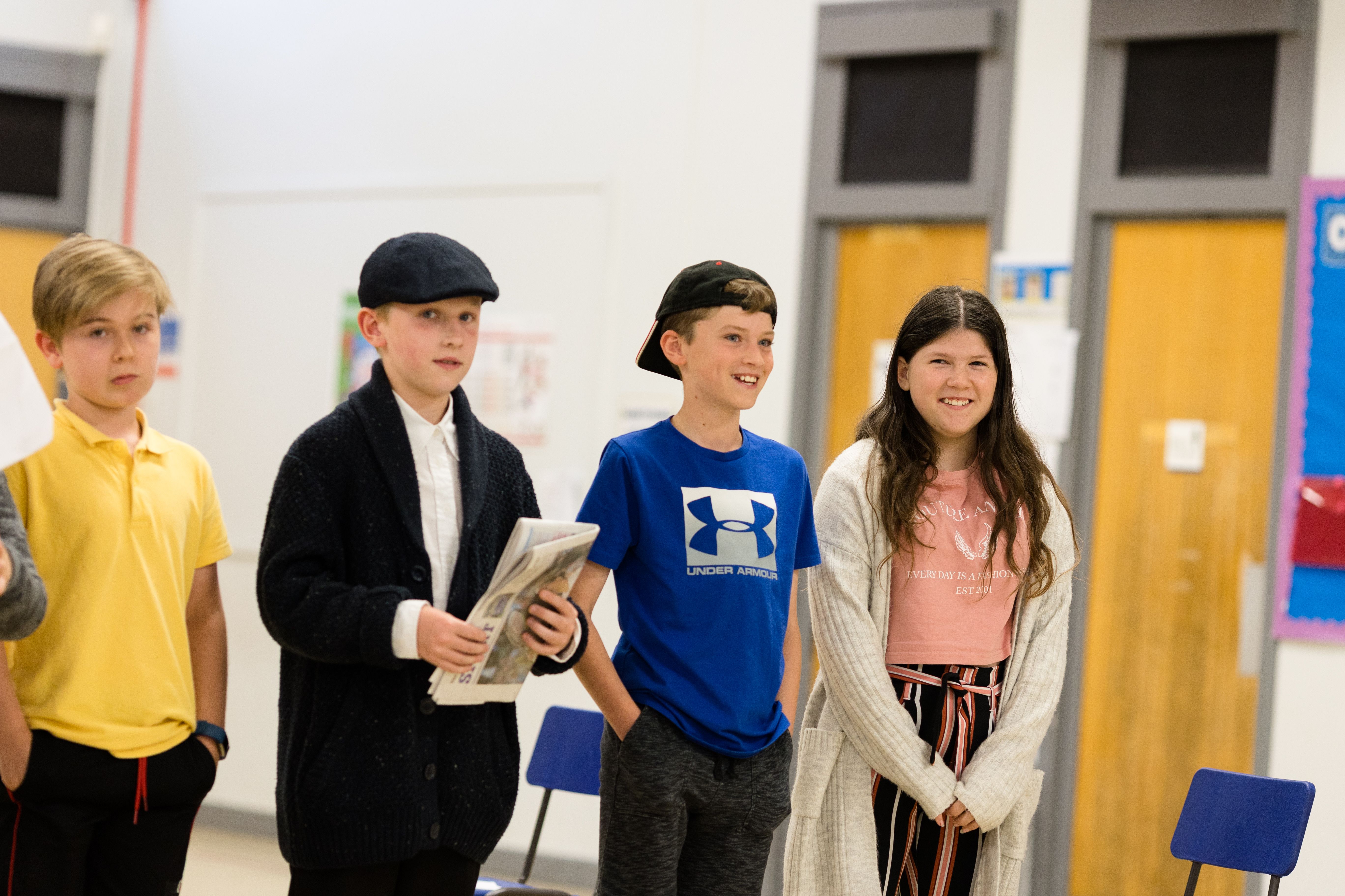 Elever deltar i et av Mortal Fools kreative programmer for livsmestring og psykisk helse, høsten 2023. 