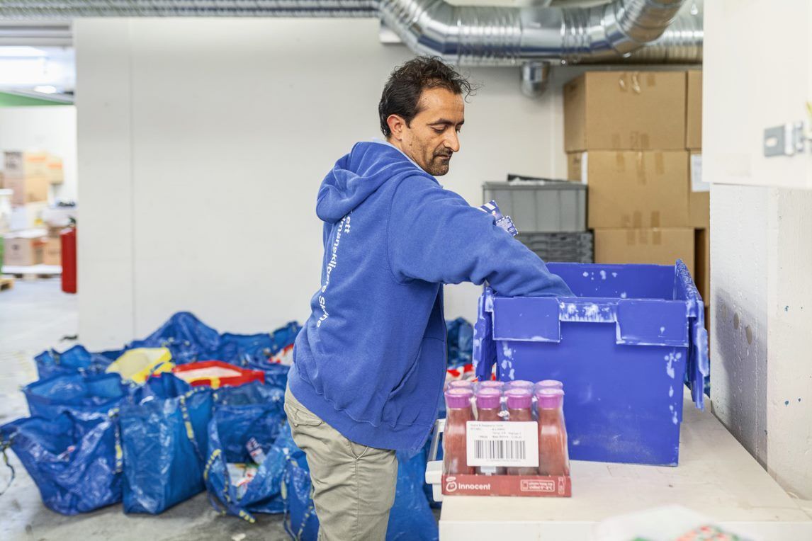 Här packas matkassarna på Skåne Stadsmissions lager.